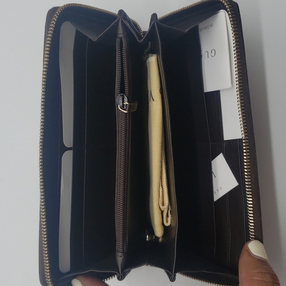 GUCCI wallet 100% AUTHENTIC - Picture 3 of 3